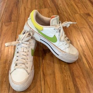 Nike Women's court legacy platform